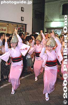 The Koenji Awa Odori has become a major summer festival in Tokyo. It had a humble beginning in 1957 when it was originally called the Koenji Baka Odori. "Baka" means fool.
Keywords: tokyo suginami-ku koenji awa odori dance