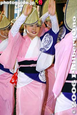 The 50th Koenji Awa Odori Dance during Aug. 26-27, 2006.
Keywords: tokyo suginami-ku koenji awa odori dance festival matsuri woman women matsuribijin