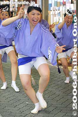 Hanamichi-ren 花道蓮
Keywords: tokyo suginami-ku koenji awa odori dance festival matsuri woman women kimono