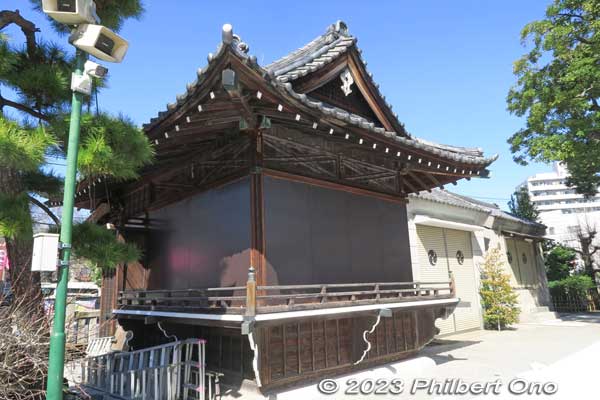 Omurai Katori Shrine's Sacred Dance stage.
Keywords: tokyo sumida-ku omurai katori jinja shrine