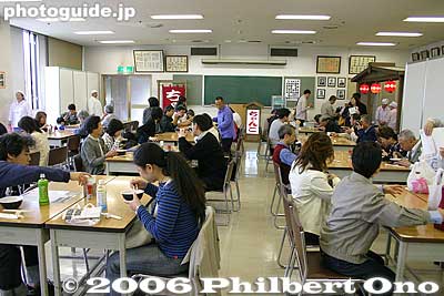 Lecture classroom (previously used as a dining room for chanko-nabe during tournaments). 相撲教習所
Keywords: tokyo sumida-ku ryogoku kokugikan sumo japankokugikan