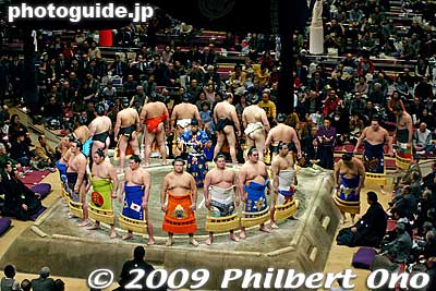 The sumo tournaments are broadcast live every day on TV by NHK, focusing on the Makunouchi Division matches.
Keywords: tokyo sumida-ku ward ryogoku kokugikan sumo tournament ozumo rikishi wrestlers japankokugikan