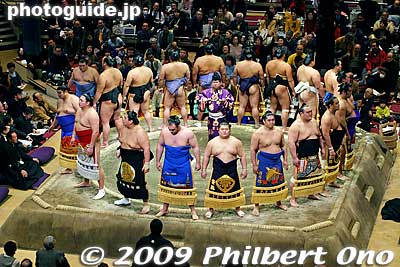 During a sumo exhibition tour in the US, first lady Nancy Reagan rejected having the yokozuna ring-entering ceremony performed in the Rose Garden of the White House. It was performed at the State Department instead with Secretary George Schultz attending.
Keywords: tokyo sumida-ku ward ryogoku kokugikan sumo tournament ozumo rikishi wrestlers japansumo