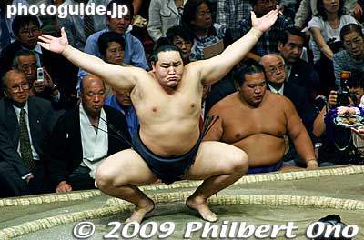 Asashoryu
Keywords: tokyo sumida-ku ward ryogoku kokugikan sumo tournament ozumo rikishi wrestlers