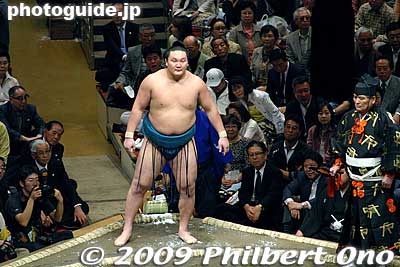 Hakuho
Keywords: tokyo sumida-ku ward ryogoku kokugikan sumo tournament ozumo rikishi wrestlers