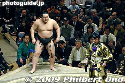 Asashoryu
Keywords: tokyo sumida-ku ward ryogoku kokugikan sumo tournament ozumo rikishi wrestlers