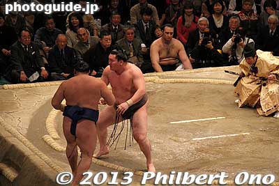 Hakuho beats Kakuryu.
Keywords: tokyo ryogoku kokugikan sumo ozumo rikishi wrestlers japankokugikan