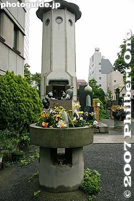Pet memorial, Eko-in
Keywords: tokyo sumida-ku ward ryogoku ekoin temple grave pet cemetary