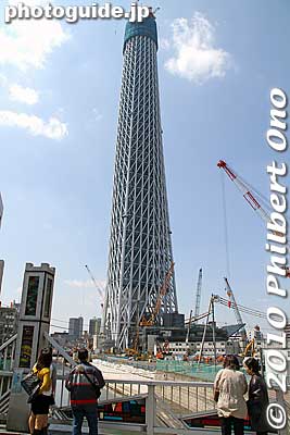 When the tower opens to the public in spring 2012, it will no doubt become a major tourist attraction. The sleepy neighborhood of Oshiage will transform into one of Tokyo's hottest spots.
Keywords: tokyo sumida-ku ward sky tree tower oshiage