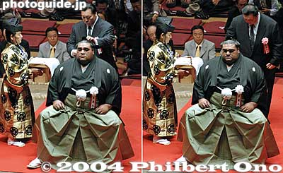 Snip by Kitanoumi, the head of the Japan Sumo Association
Keywords: tokyo ryogoku kokugikan sumo yokozuna musashimaru retirement