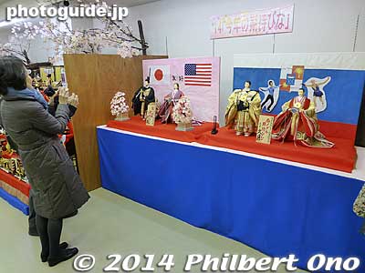 In early 2014, Kyugetsu created and displayed special edition Japanese Hina dolls (not for sale) depicting Prime Minister Shinzo Abe and US Ambassador Caroline Kennedy.
Keywords: tokyo taito asakusabashi japanese dolls girls day