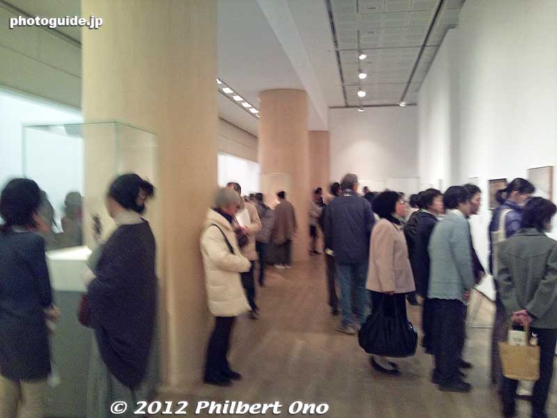 The artist of some of the works was unknown.
Keywords: tokyo taito keno university art museum japanese american gaman
