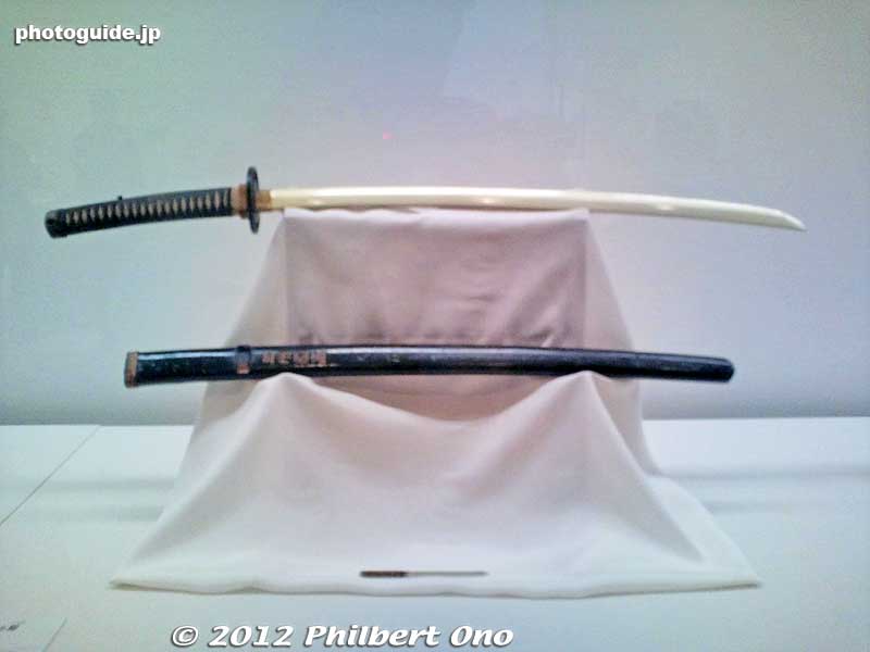 Wooden sword and sheath.
Keywords: tokyo taito keno university art museum japanese american gaman