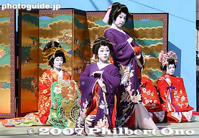 Keywords: tokyo taito-ku asakusa geisha oiran show folding screen dochu sakura cherry blossom matsuri festival kimono woman