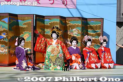 Keywords: tokyo taito-ku asakusa geisha oiran dochu sakura cherry blossom matsuri festival kimono woman folding screen byobu