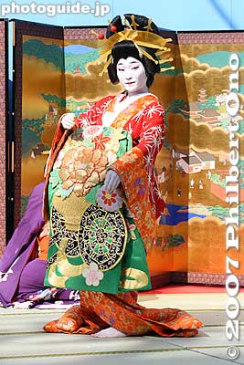 Keywords: tokyo taito-ku asakusa geisha oiran dochu sakura cherry blossom matsuri festival kimono woman