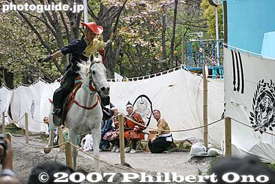 Dead on!
Keywords: tokyo taito-ku ward asakusa yabusame horseback archery sumida park