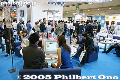 Konica-Minolta booth in 2005
This was the last time Konica-Minolta had a booth at the camera show.
Keywords: tokyo camera show big sight odaiba