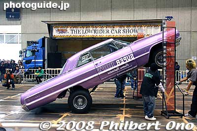 They are measuring the height of the hop.
Keywords: tokyo chiba makuhari lowrider car show automobile vintage 