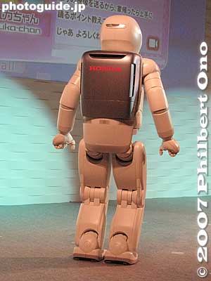 And runs.
Keywords: tokyo robotics show fair trade humanoid robots