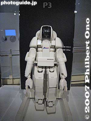 The P3 robot got smaller, but still quite heavy. Introduced in 1997.
Keywords: tokyo robotics show fair trade humanoid robots
