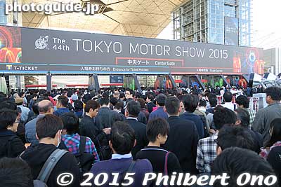160 companies from 11 countries exhibited. A total of 417 vehicles were displayed including 75 world premieres and 68 Japan premieres.
Keywords: tokyo koto motor show big sight 2015