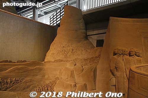 Devil's Tower in sand.
Keywords: tottori Sand Museum sculptures