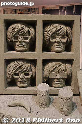 Andy Warhol sand sculpture complete with cans of Campbell soup.
Keywords: tottori Sand Museum sculptures