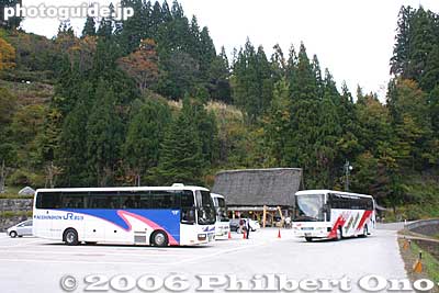 What you see first is a big parking lot for tour buses. Then you see the hordes of tourists.
Keywords: toyama nanto ainokura gassho-zukuri thatched roof house minka