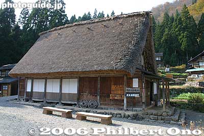Ainokura Folk Museum No. 1
Keywords: toyama nanto ainokura gassho-zukuri thatched roof house minka