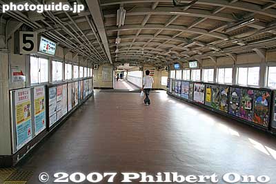 Inside Takaoka Station passage
Keywords: toyama takaoka train station
