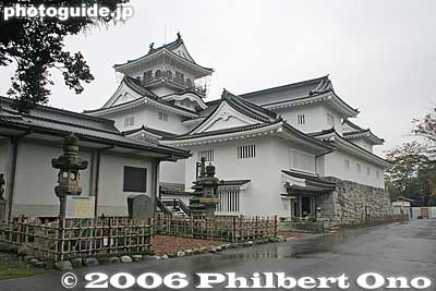 Castle tower (local history museum) admission is 210 yen.  富山市郷土博物館
Keywords: toyama castle