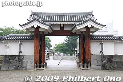 Ninomaru Higashi Otemon Gate leads to the Ninomaru keep which is a National Historic Site.
Keywords: yamagata castle kajo park 