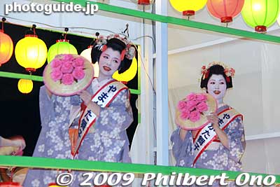 Yamagata maiko
Keywords: yamagata hanagasa matsuri festival tohoku flower hat dancers woman girls women japangeisha 