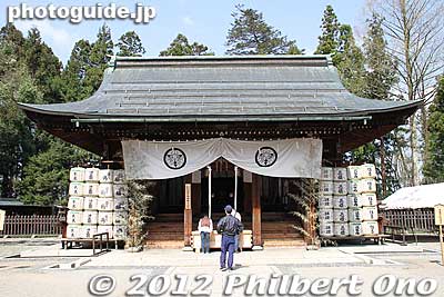 Uesugi Shrine, Yonezawa, Yamagata
Keywords: yamagata yonezawa uesugi jinja japanshrine