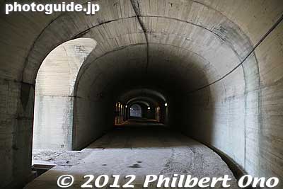 An opening part way in the tunnel.
Keywords: yamaguchi ozushima island kaiten human manned torpedo suicide