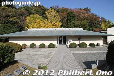 Kaiten Memorial Museum on Ozushima island, Yamaguchi Prefecture. Open from 8:30 am to 4:30 pm. Closed Wed. Admission 300 yen. Free for kids under age 18. 回天記念館
Keywords: yamaguchi ozushima island kaiten human manned torpedo suicide memorial museum