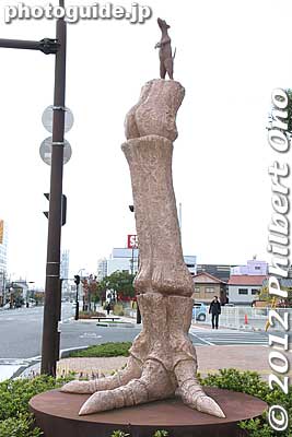 Dinosaur leg, Ube-Shinkawa, Yamaguchi
Keywords: yamaguchi Ube japansculpture
