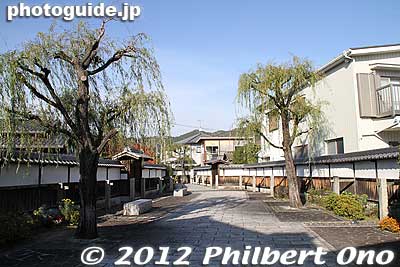 Park
Keywords: yamaguchi yanai shirakabe white wall traditional townscape