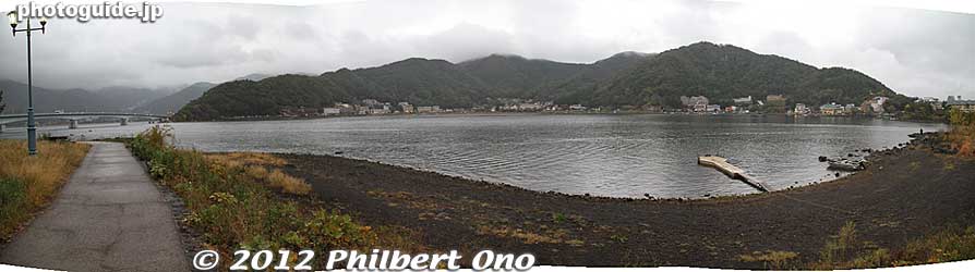 Panorama of the southern shore of Lake Kawaguchi.
Keywords: yamanashi fuji kawaguchiko-machi lake kawaguchi