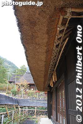 In 2006, they opened this outdoor museum as a testament to the old villagers here. Over the years, they expanded and added more houses. There are now 20 houses.
Keywords: yamanashi fuji-kawaguchiko-machi lake saiko Saiko Iyashi-no-Sato Nenba thatched-roof houses homes minka