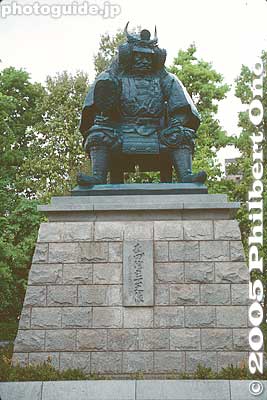 Statue of Takeda Shingen.
Keywords: yamanashi kofu takeda shingen japansculpture