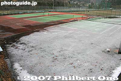 Tennis courts with snow.
Keywords: yamanashi tabayama-mura village tama river tamagawa