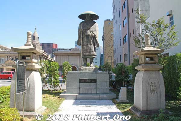 Tsukiji Hongwanji Temple – PHOTOGUIDE.JP