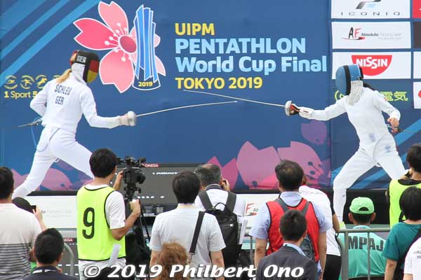 épée fencing match with Japan's Yamanaka Shino (山中詩乃) on the right against Germany's Annika Schleu who went on to win the UIPM 2019 Pentathlon World Cup Final bronze medal