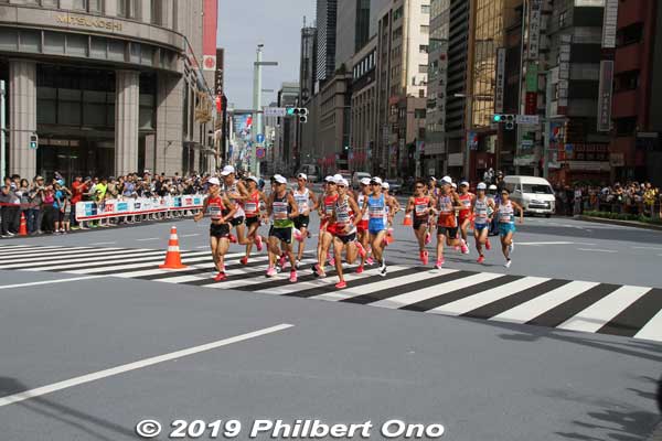 asphalt is gray because it has been coated with a heat-reduction layer for Tokyo 2020. September 15, 2019: Marathon Grand Championship