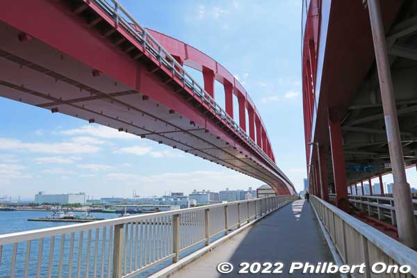 Crossing Kobe Ohashi Bridge
