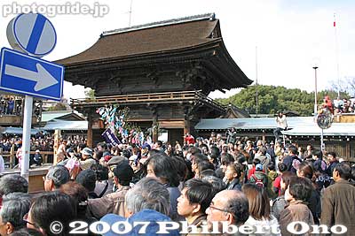 Romon Gate 楼門
Keywords: aichi inazawa konomiya jinja shrine hadaka matsuri festival naked loincloth