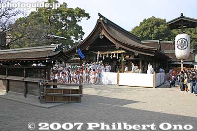 Haiden Hall 拝殿
Keywords: aichi inazawa konomiya jinja shrine hadaka matsuri festival naked loincloth