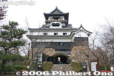 Castle tower entrance
Keywords: aichi prefecture inuyama castle national treasure